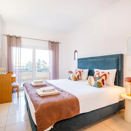 Holiday home Oura - Views Of Sea, Bay & Old Town