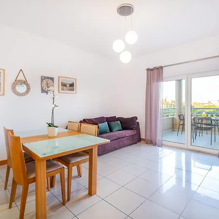 Oura - Views Of Sea, Bay & Old Town Apartament